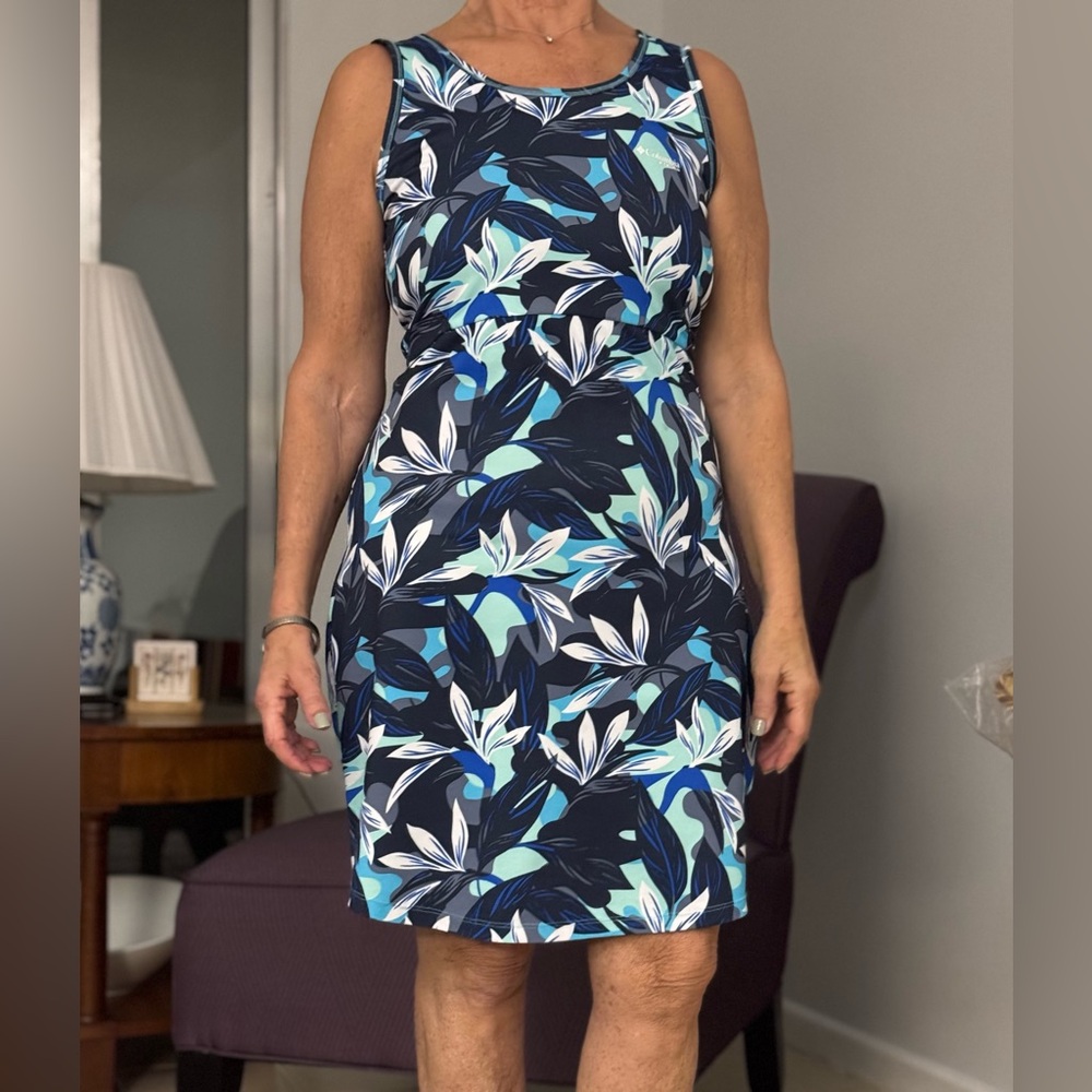 Columbia Blue and Green Sleeveless Sheath Dress